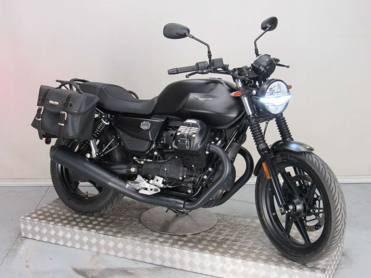 Moto Guzzi V 7 STONE 850
