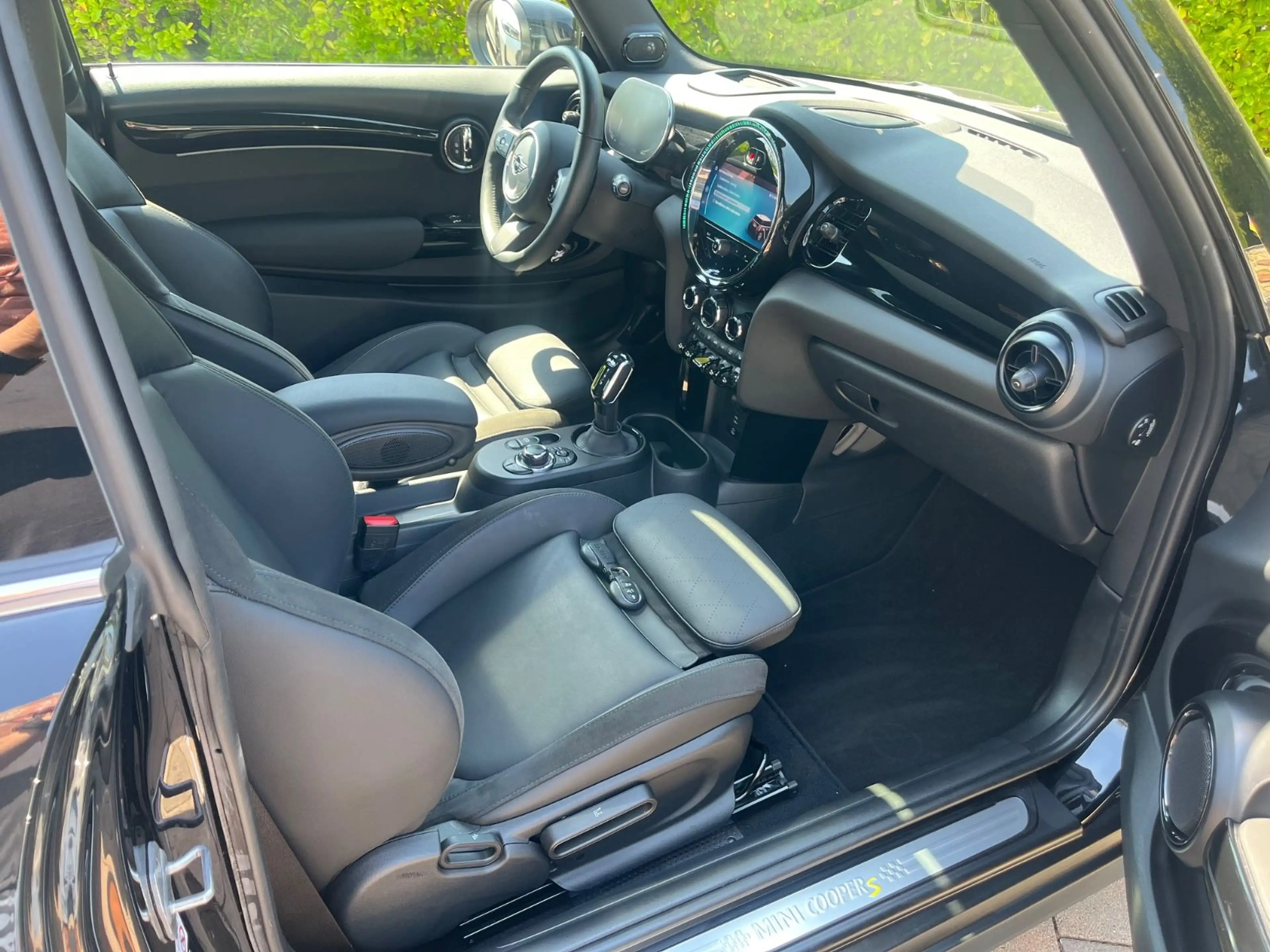 MINI Cooper SE Leder Pano HUD Navi LED KAM H/K 17'' — photo 12