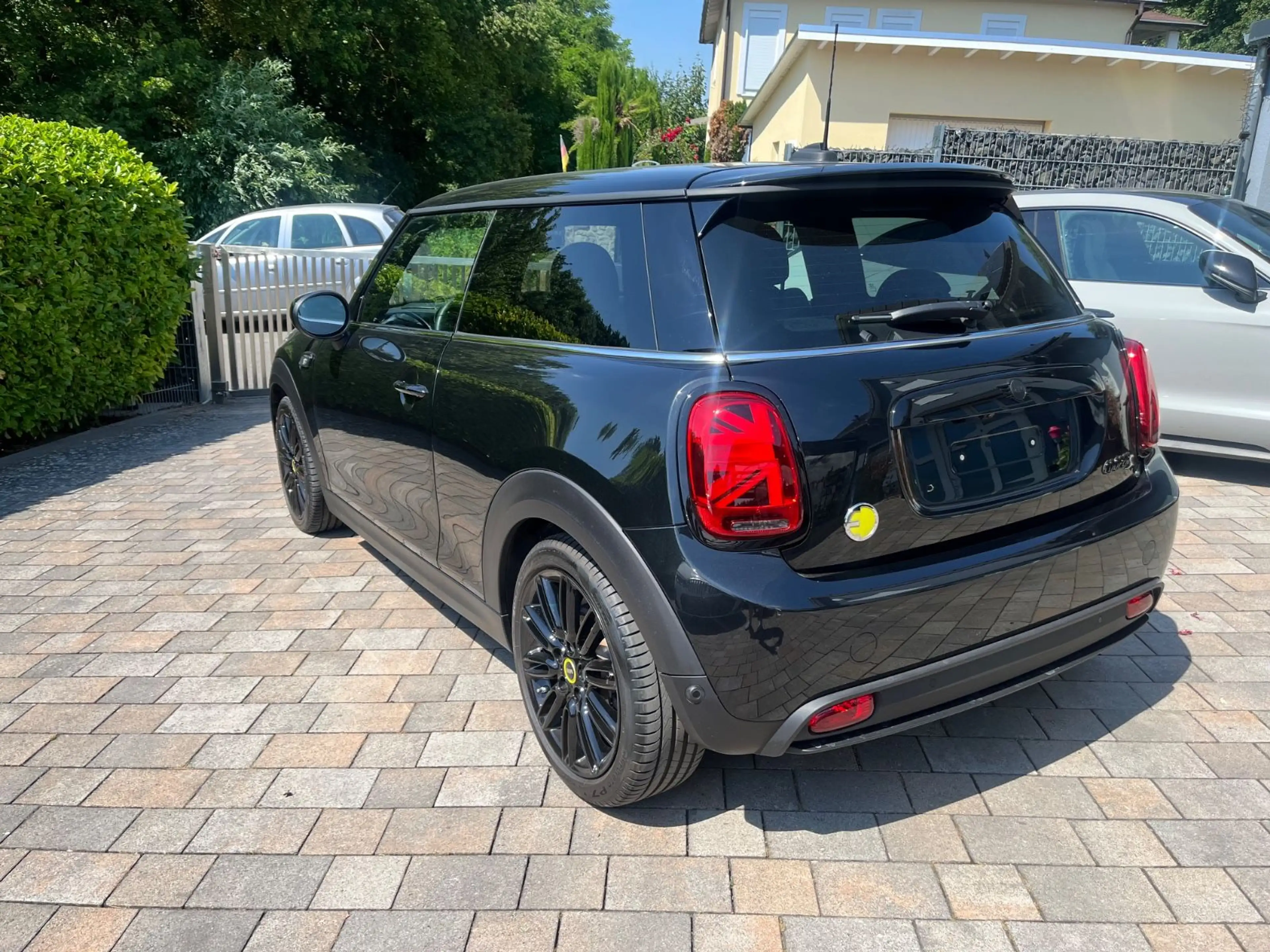 MINI Cooper SE Leder Pano HUD Navi LED KAM H/K 17'' — photo 6