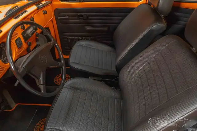 Volkswagen Beetle view 13