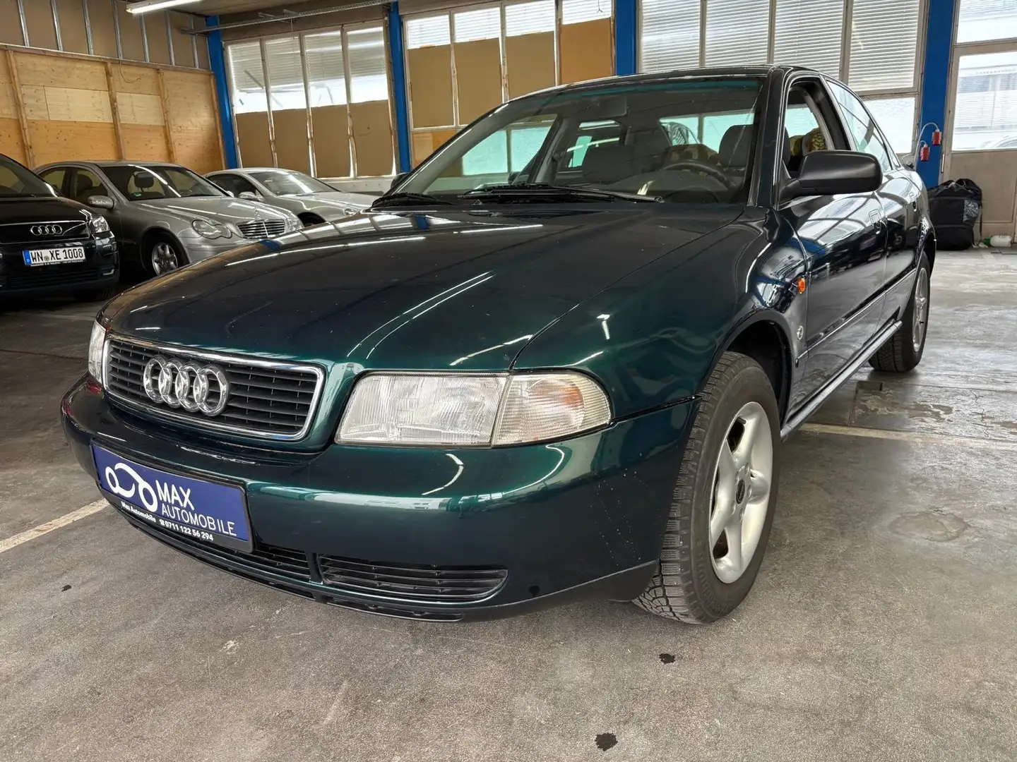 Audi A4 1.6 Rentnerfahrzeug im Top Zustand! Vert - 1