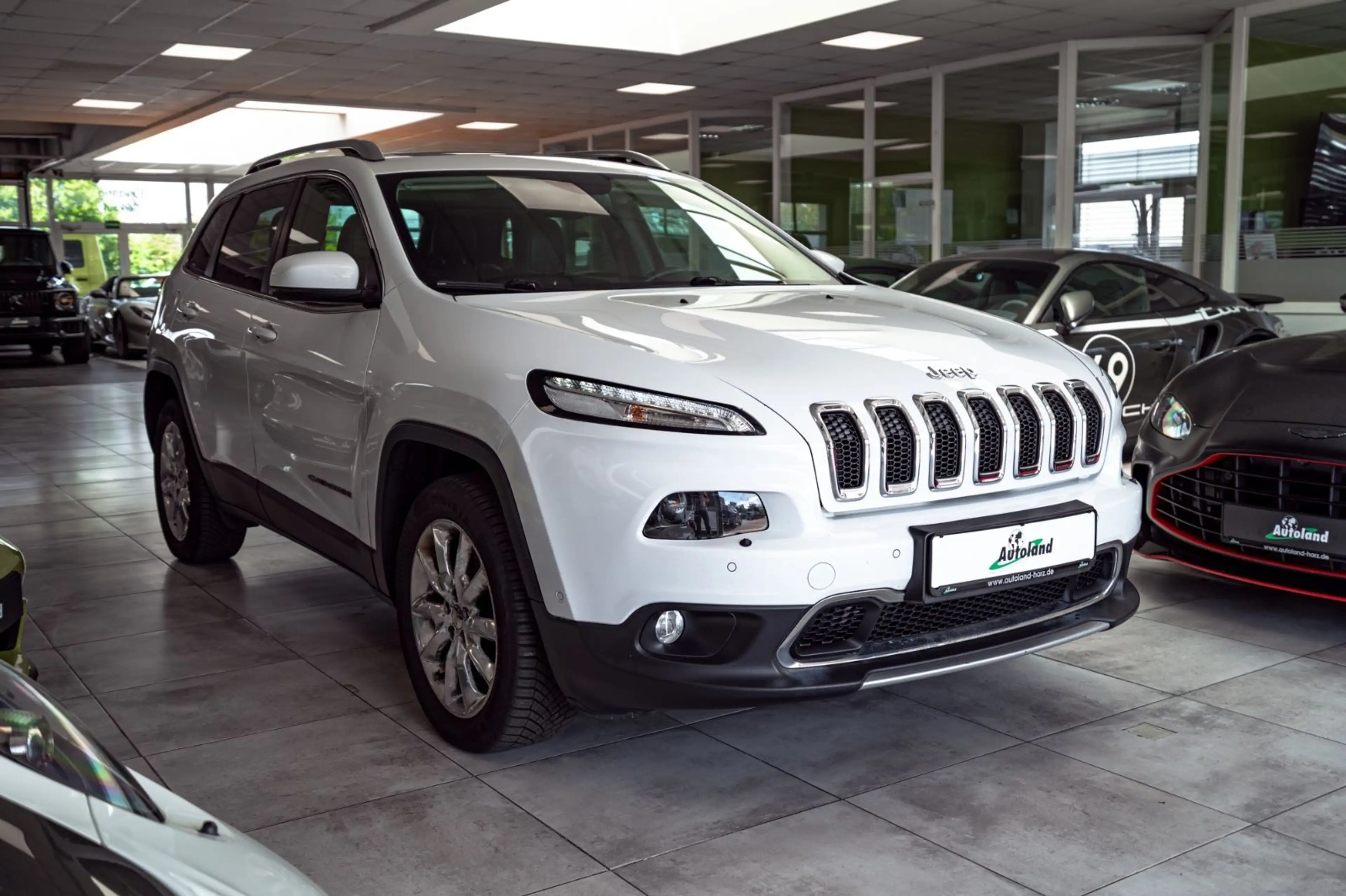 Jeep Cherokee Limited 4WD — photo 3