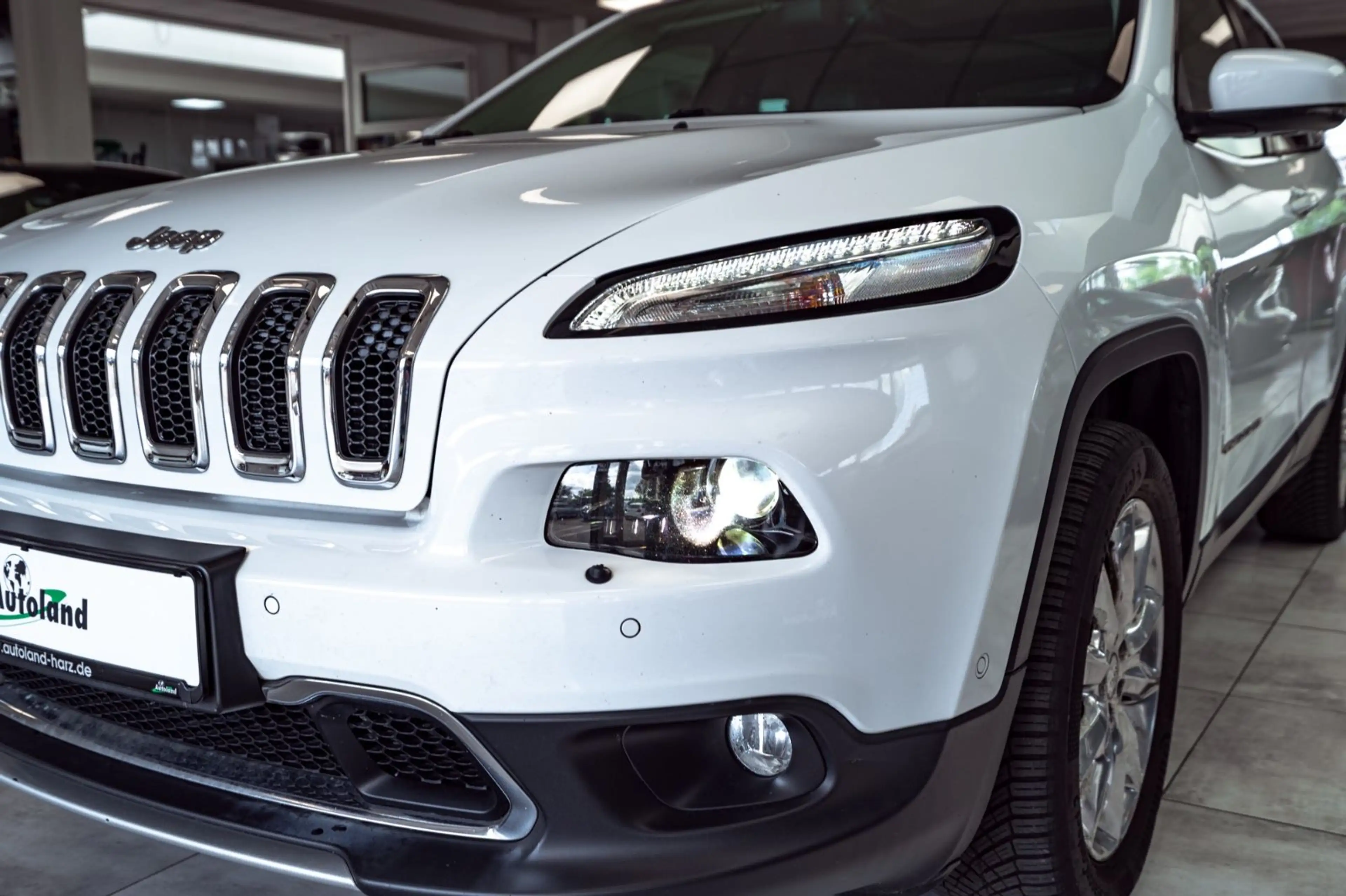 Jeep Cherokee Limited 4WD — photo 10