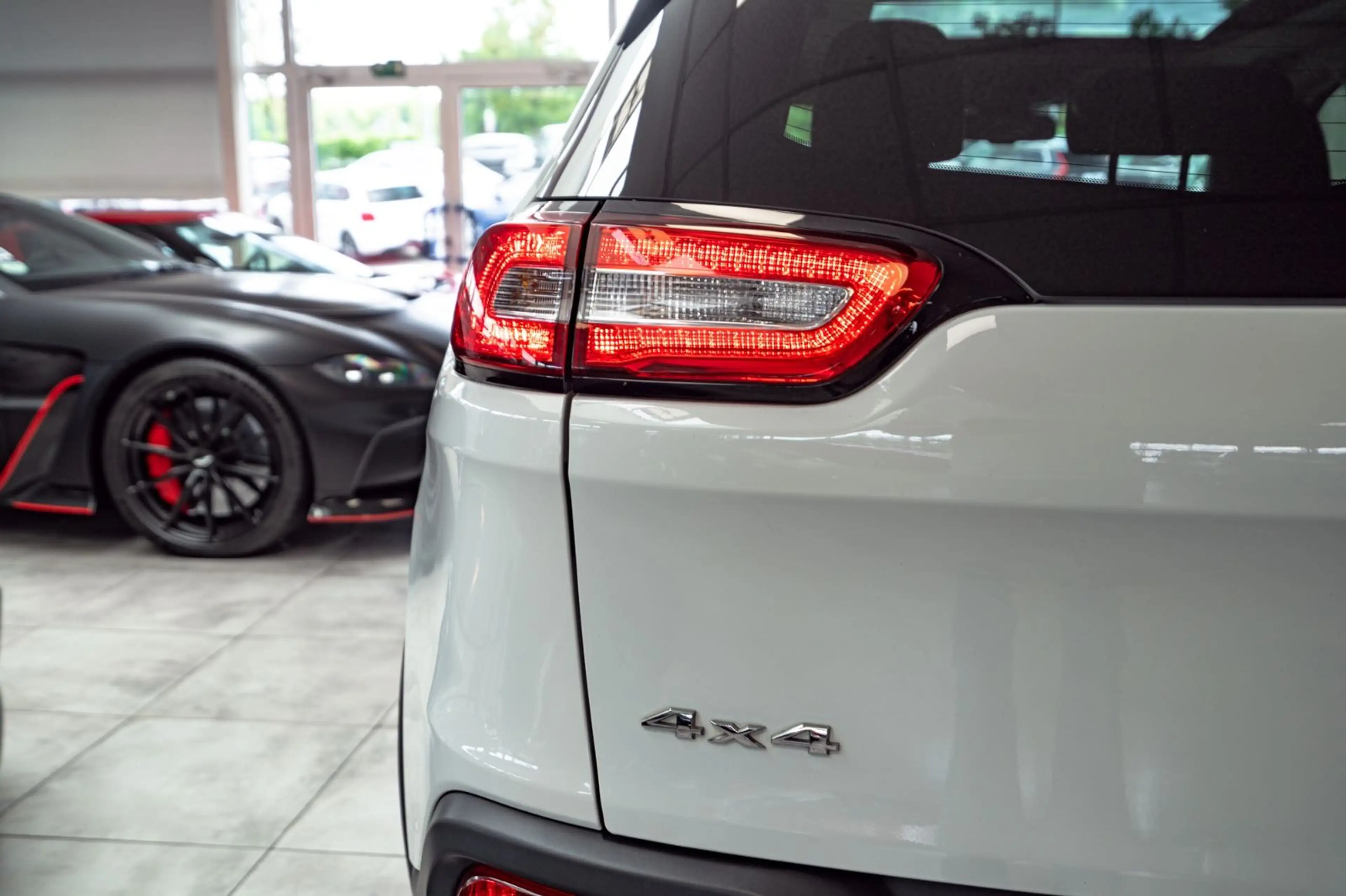Jeep Cherokee Limited 4WD — photo 14