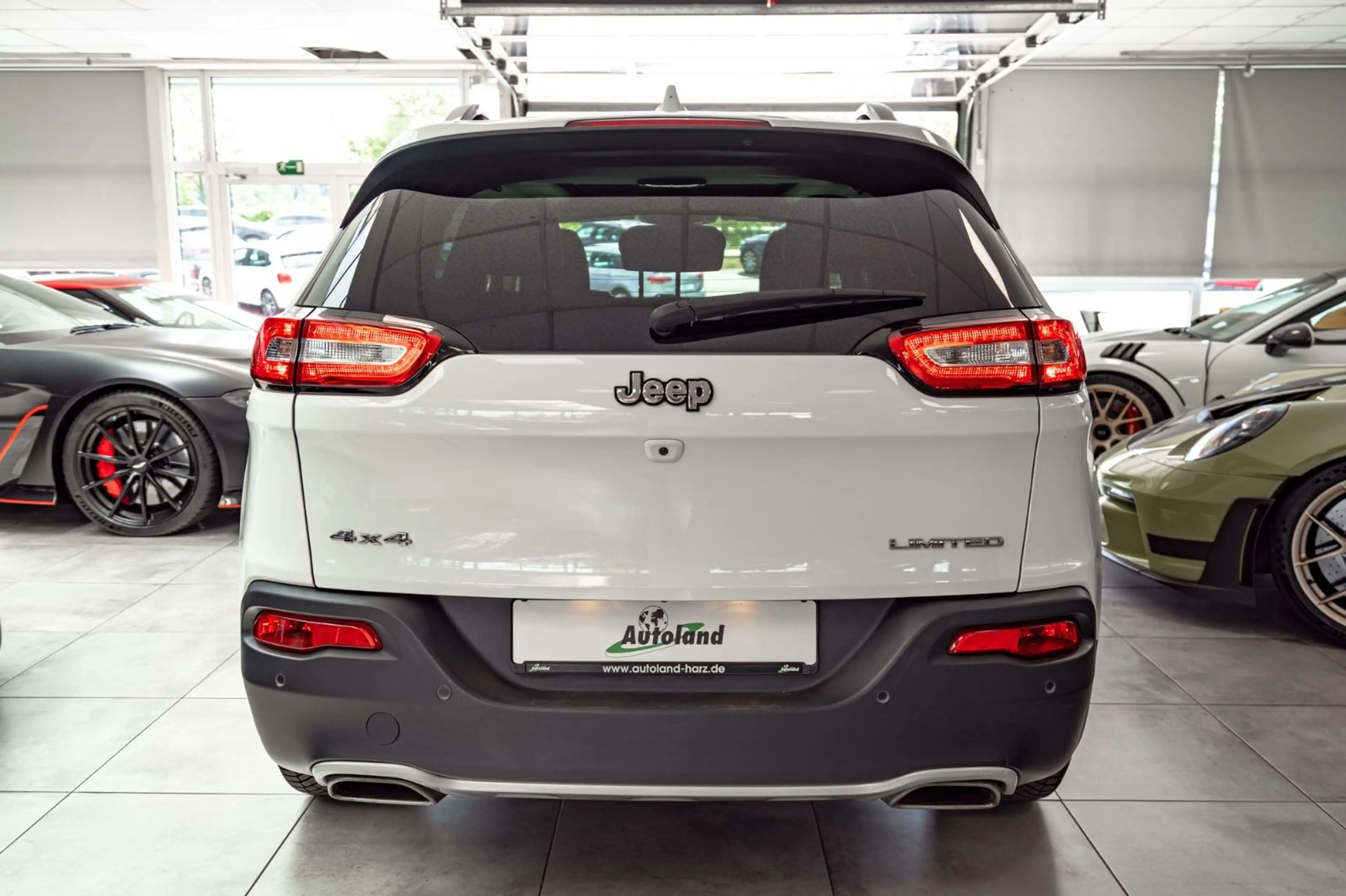 Jeep Cherokee Limited 4WD — photo 6