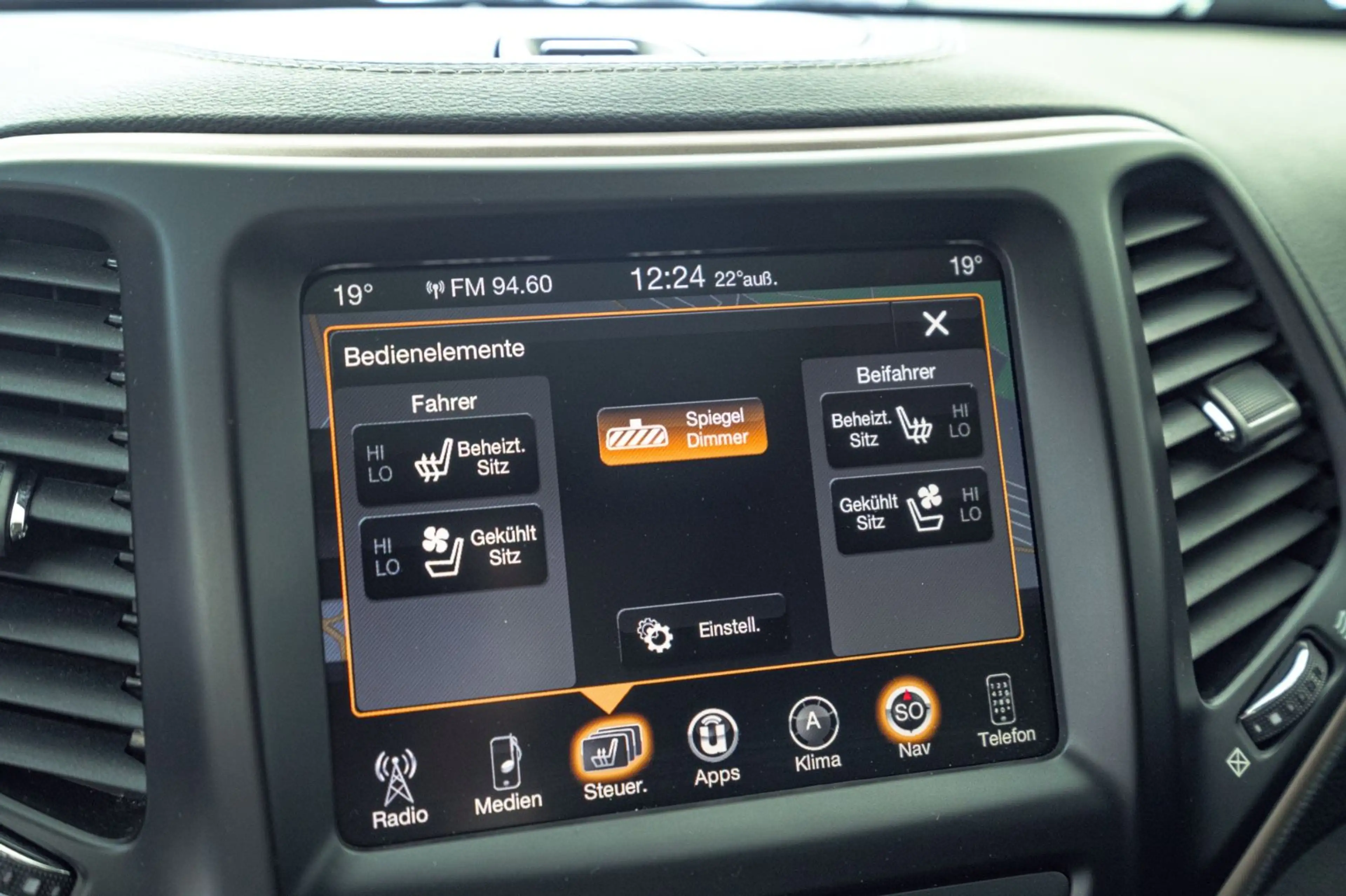 Jeep Cherokee Limited 4WD — photo 37