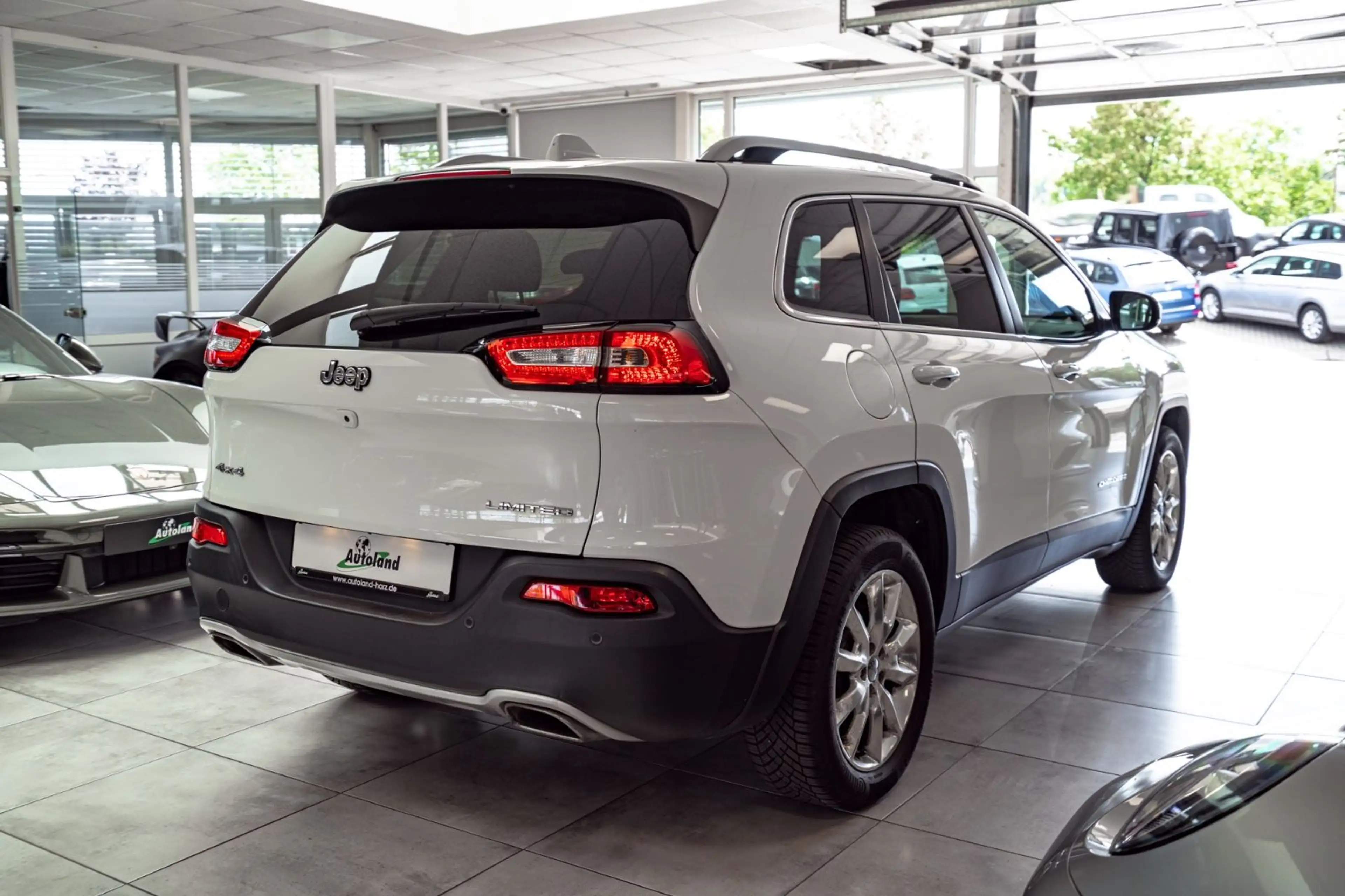 Jeep Cherokee Limited 4WD — photo 7