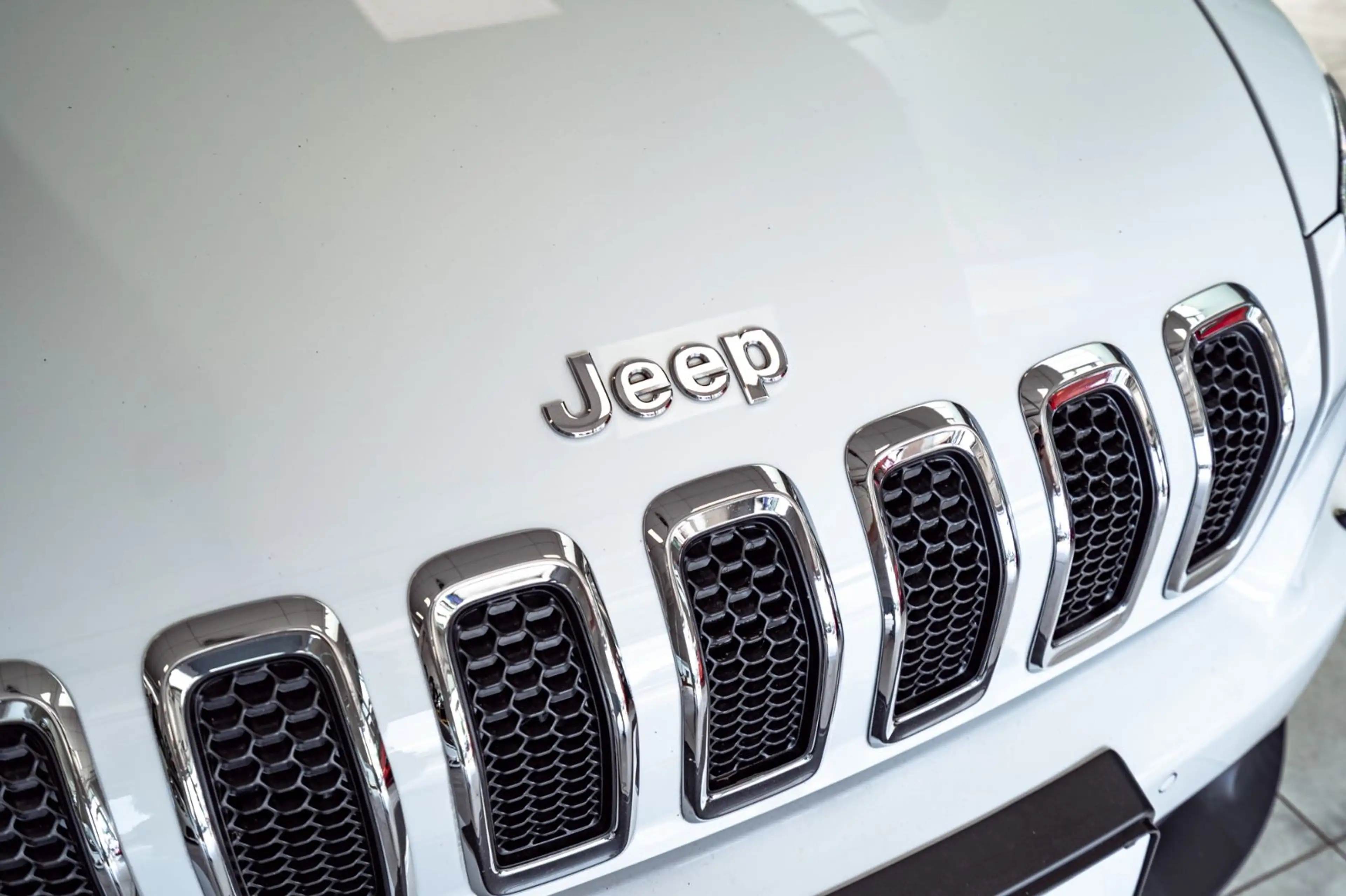Jeep Cherokee Limited 4WD — photo 9