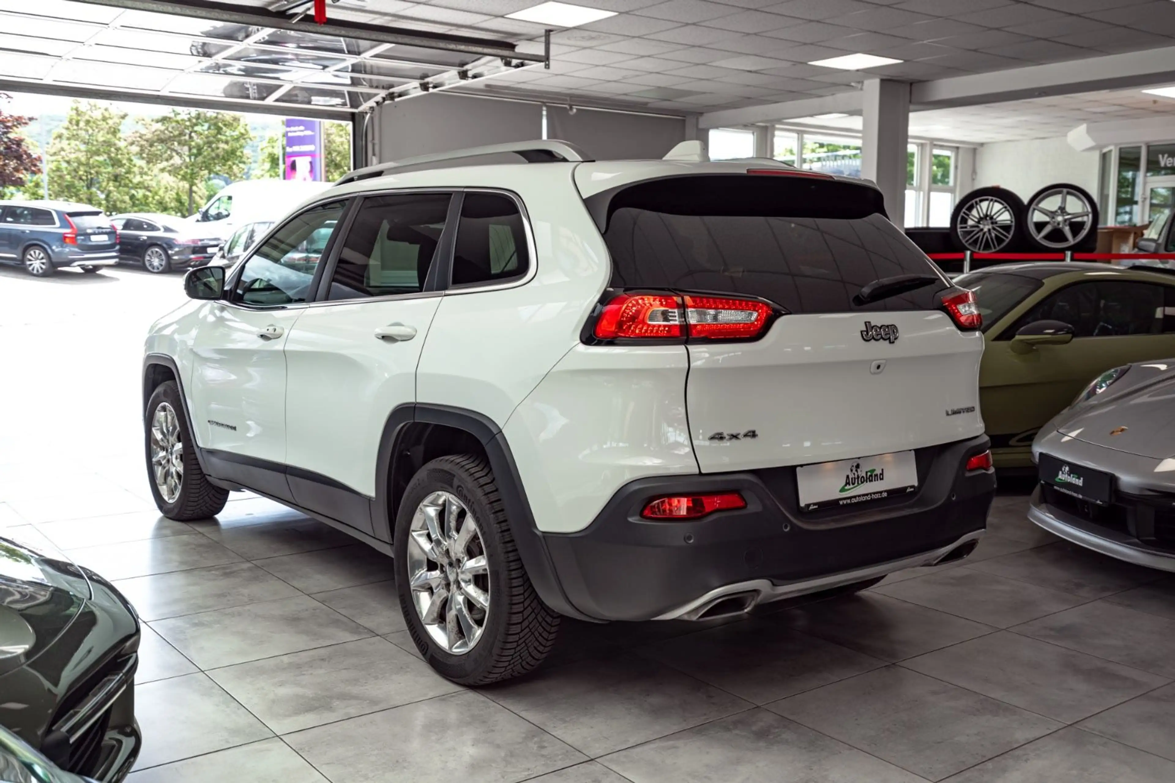Jeep Cherokee Limited 4WD — photo 5