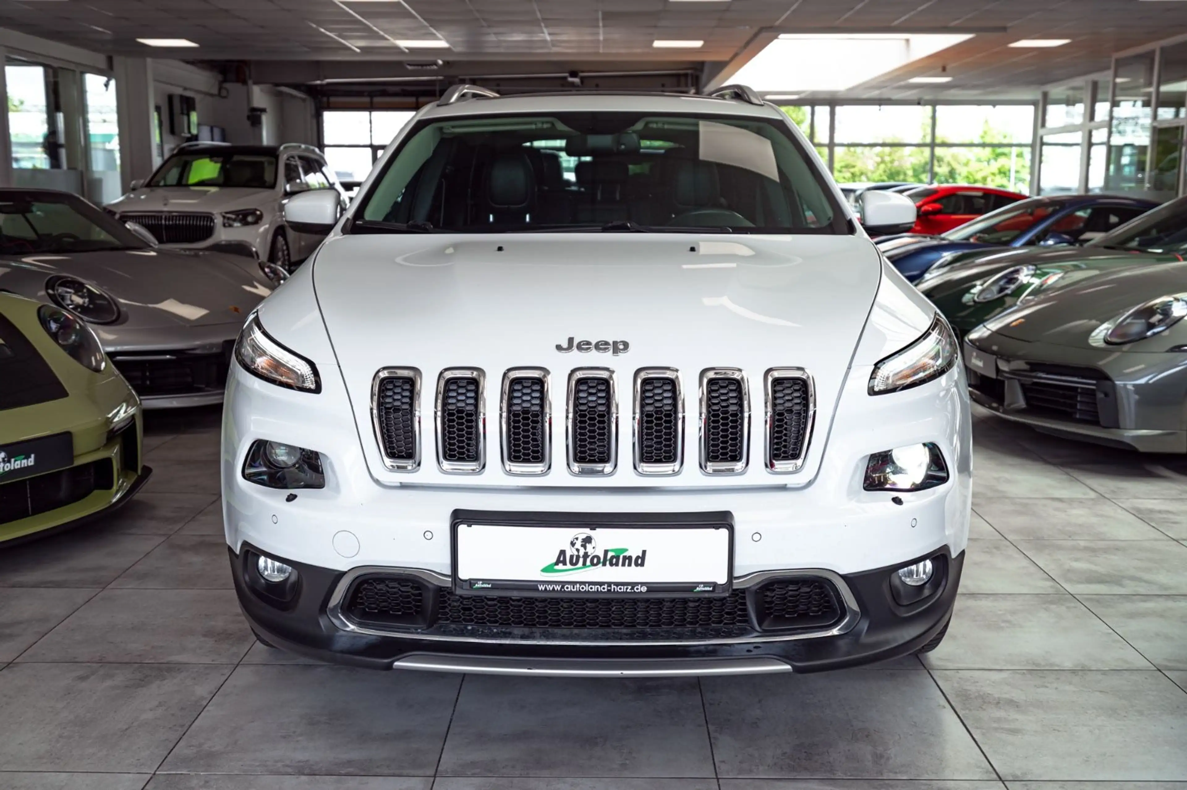 Jeep Cherokee Limited 4WD — photo 2
