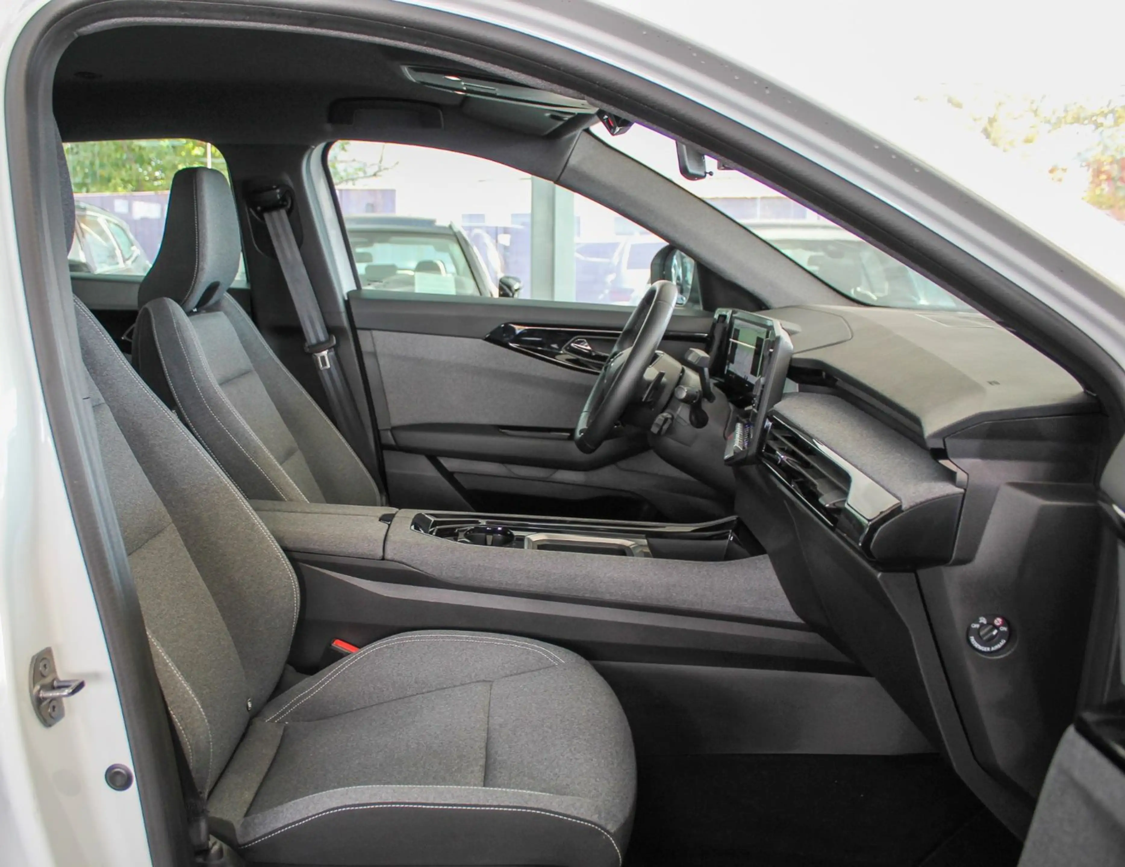 Renault Austral 1.3 TCe 160 Evolution Aut. Navi LED DAB — photo 15