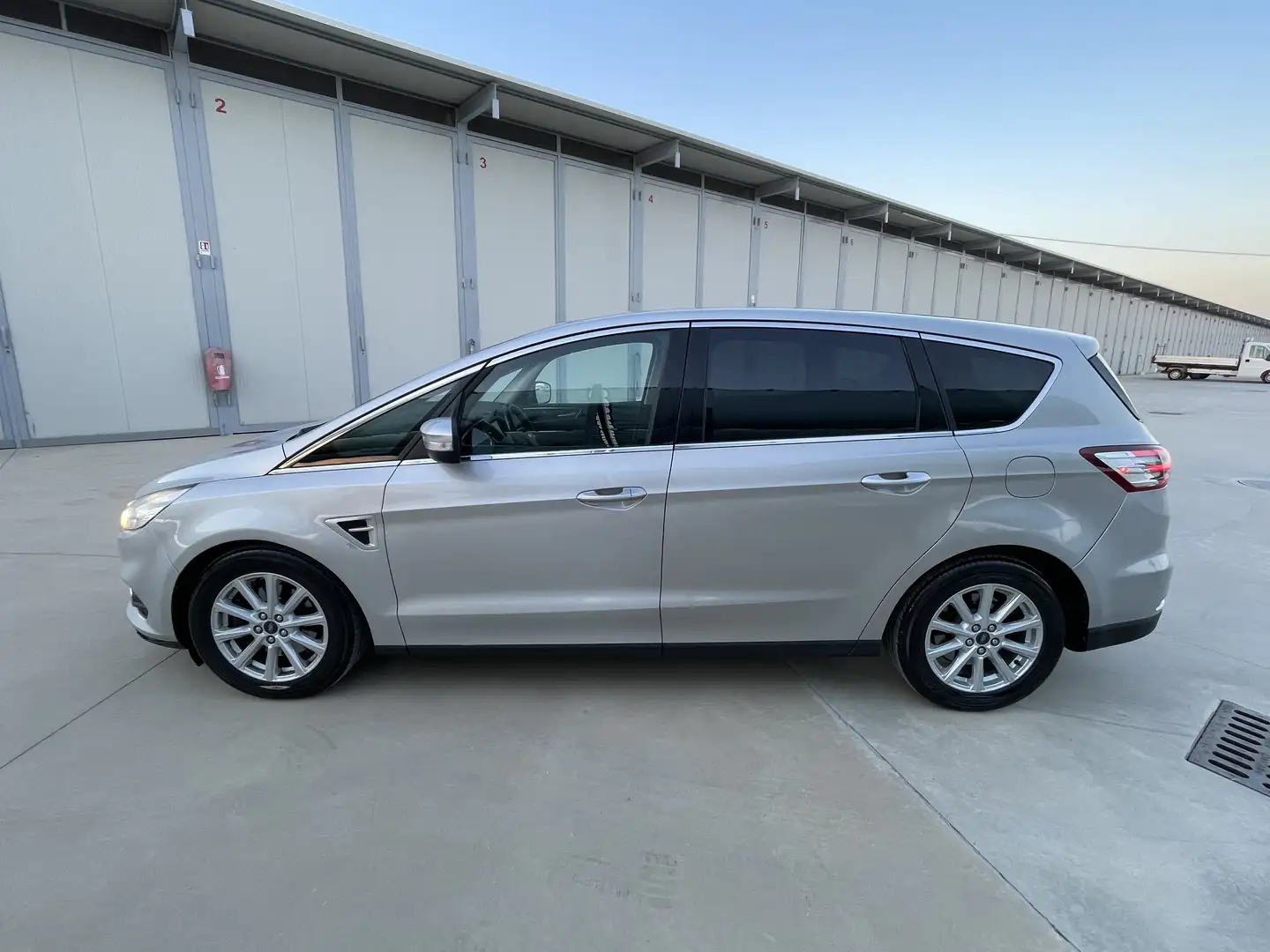 Ford S-Max 2.0 ecoblue Titanium Business s&s 150cv auto my19 Argento - 2