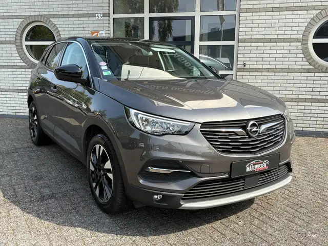 Opel Grandland X view 3