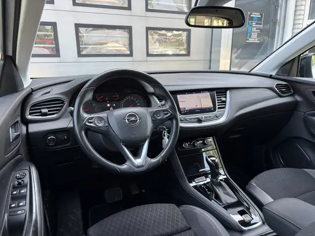 Opel Grandland X view 18