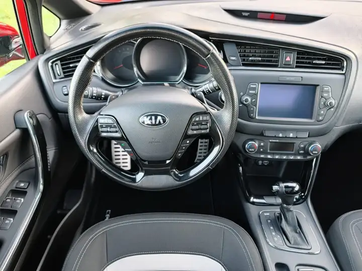 Kia cee'd 2016, foto 9