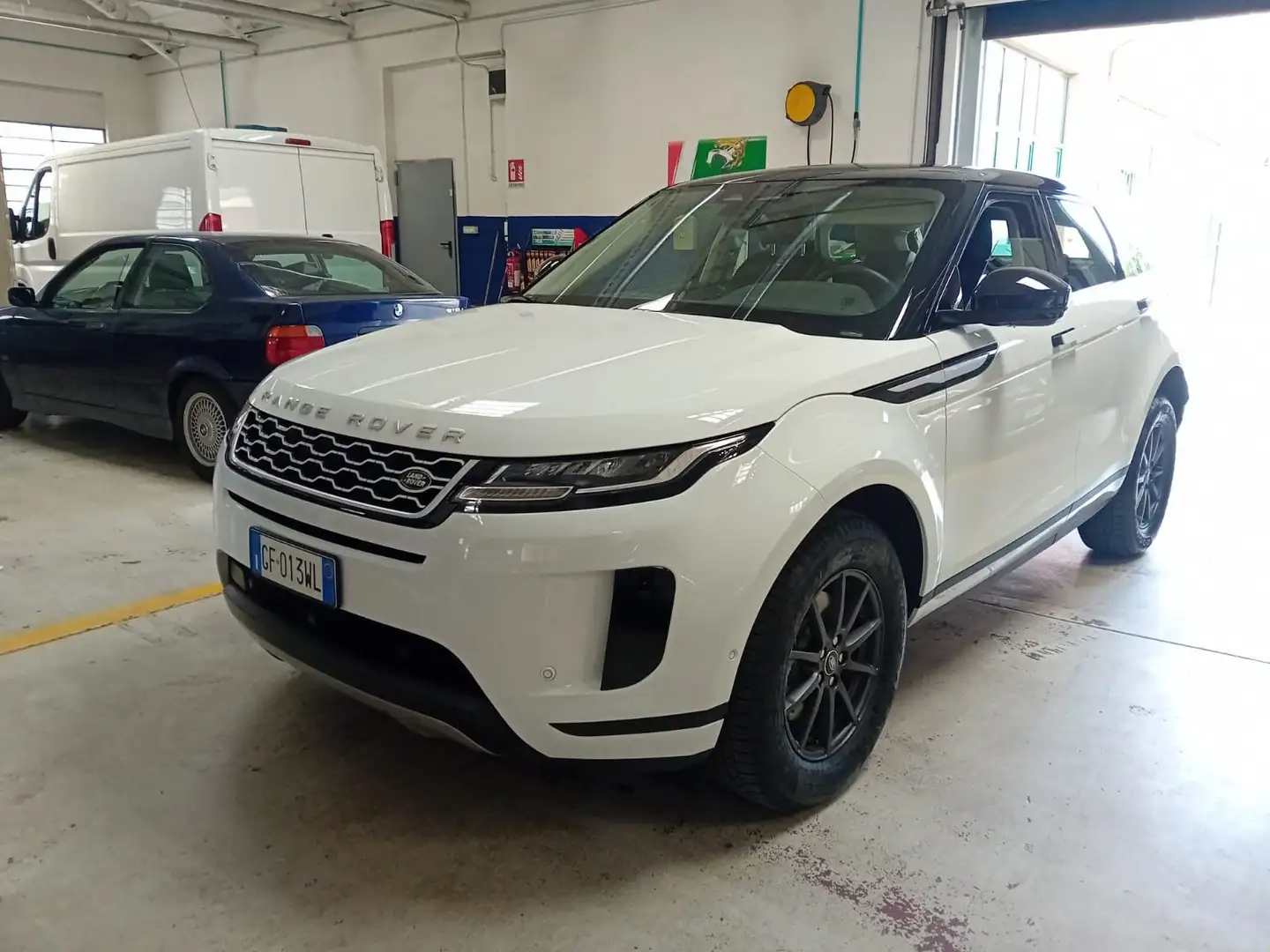 Land Rover Range Rover Evoque Evoque 1.5 i3 mhev R-Dynamic SE fwd 160cv auto Blanc - 1