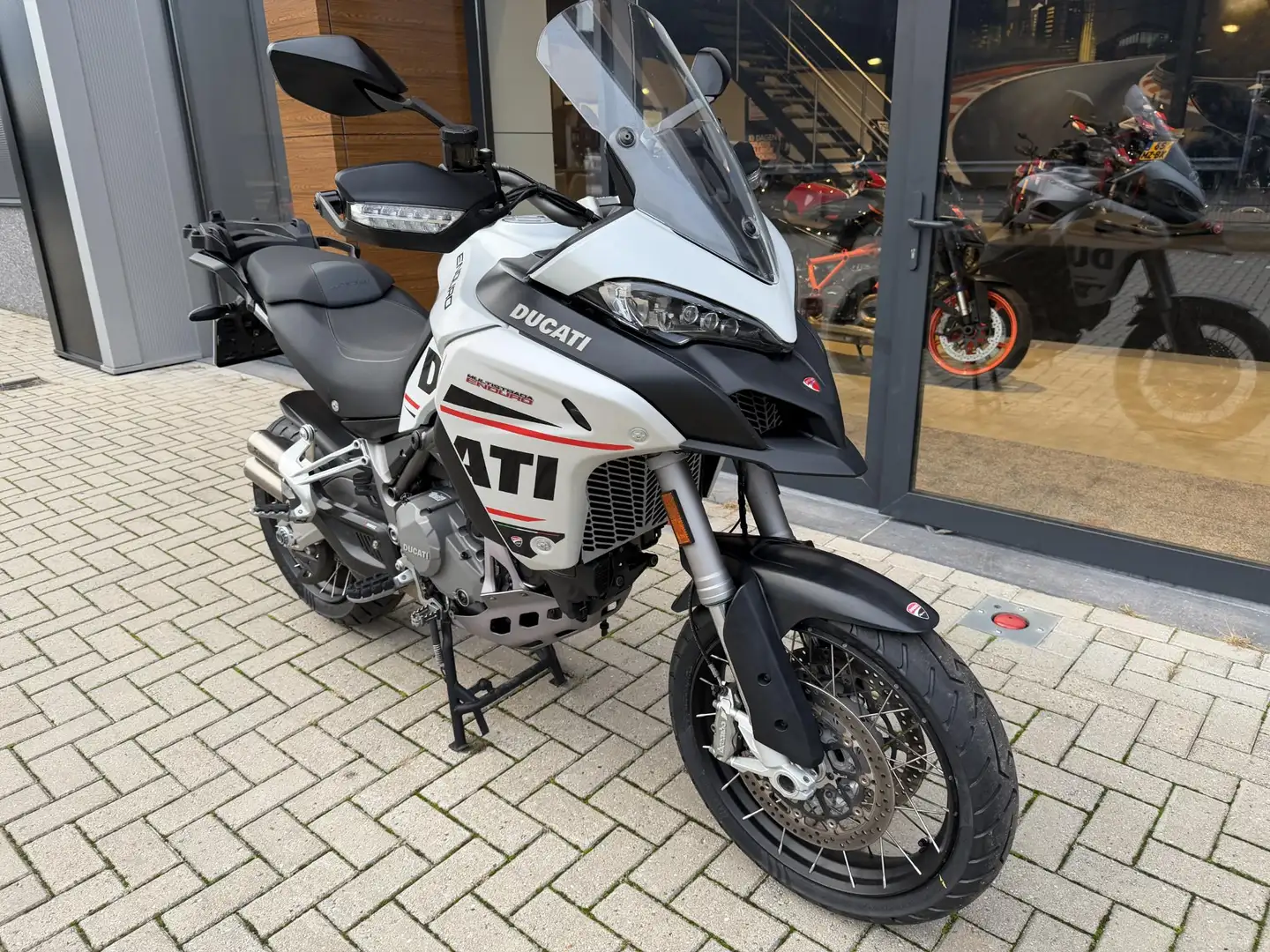 Ducati Multistrada 1200 Enduro Akrapovic # Nieuwe banden Weiß - 2