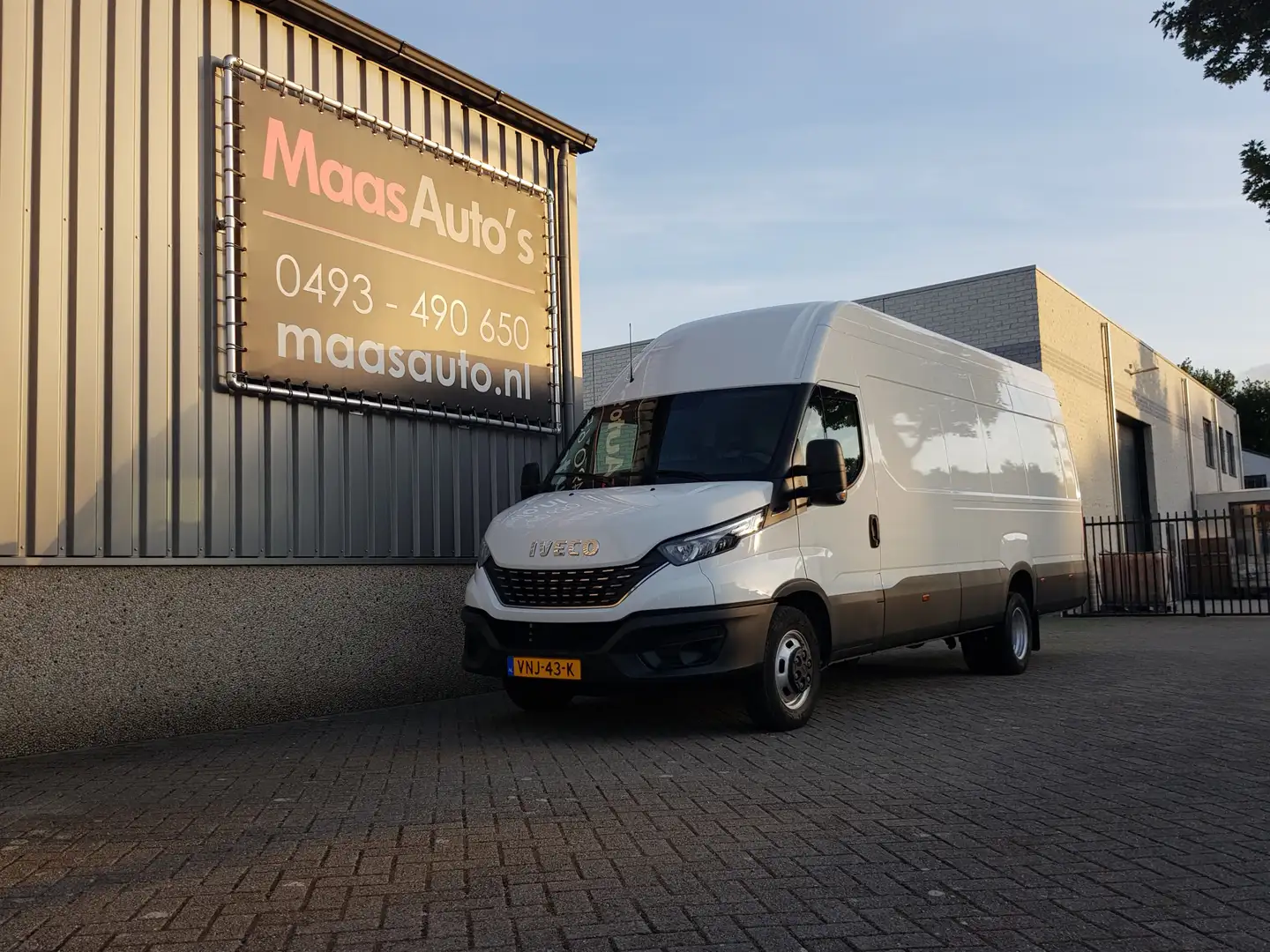 Iveco Daily 3.0 cdi automaat 180 pk dubbel-lucht uitvoering le Wit - 1