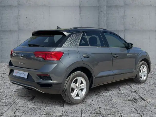 Volkswagen T-Roc view 6