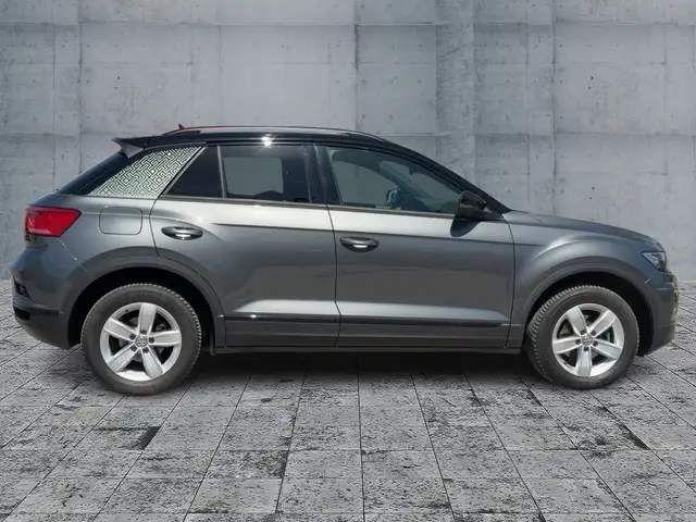 Volkswagen T-Roc view 7