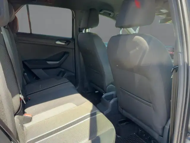 Volkswagen T-Roc view 13