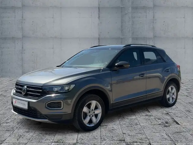 Volkswagen T-Roc view 2