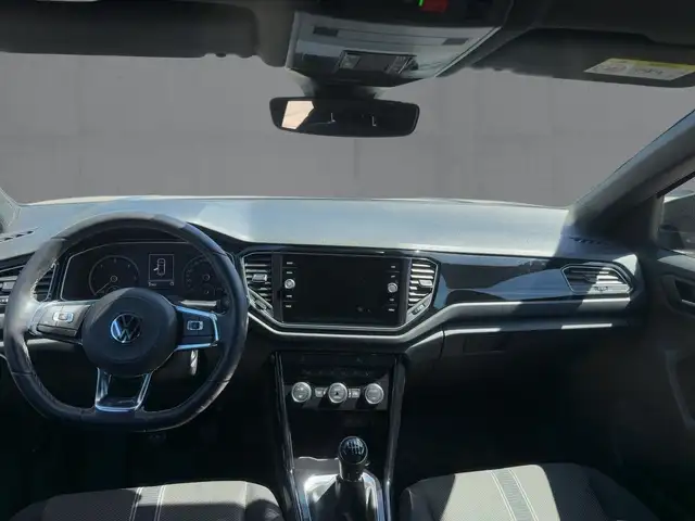 Volkswagen T-Roc view 9