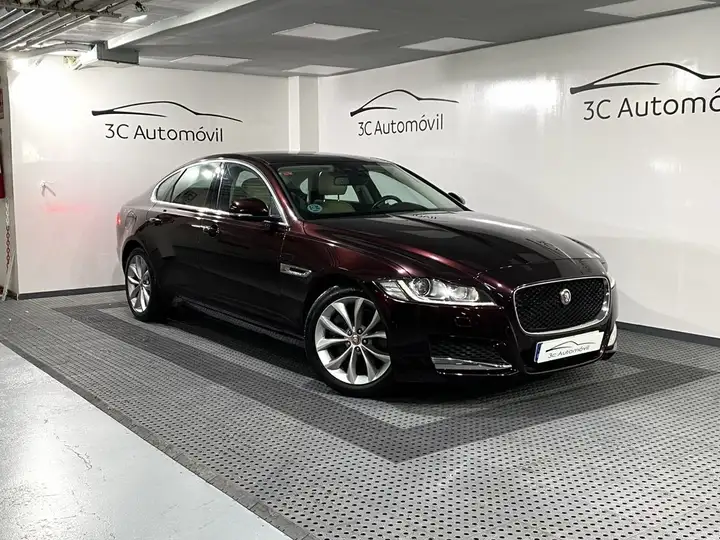 Jaguar XF 2.0 Diesel Portfolio 2015