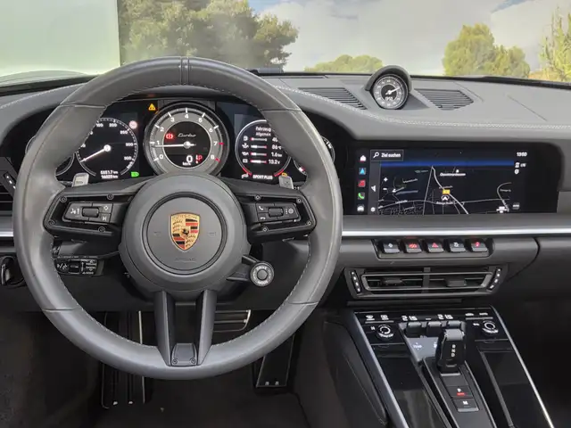 Porsche 992 view 15