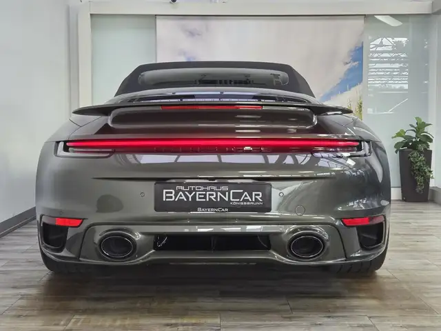 Porsche 992 view 11