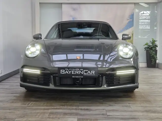 Porsche 992 view 8