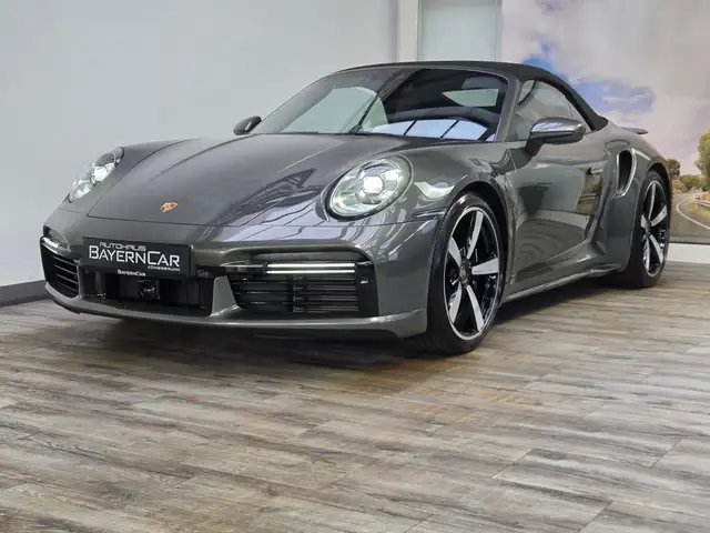 Porsche 992 view 7