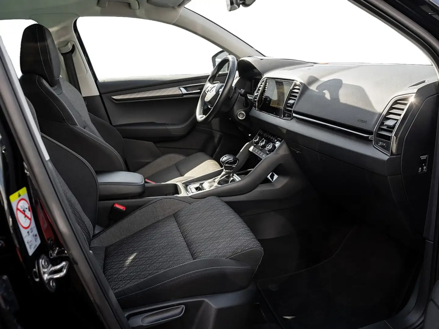 Skoda Karoq 2.0 TDI Style 4x4 DSG AHK KAM NAVI KESS Schwarz - 2