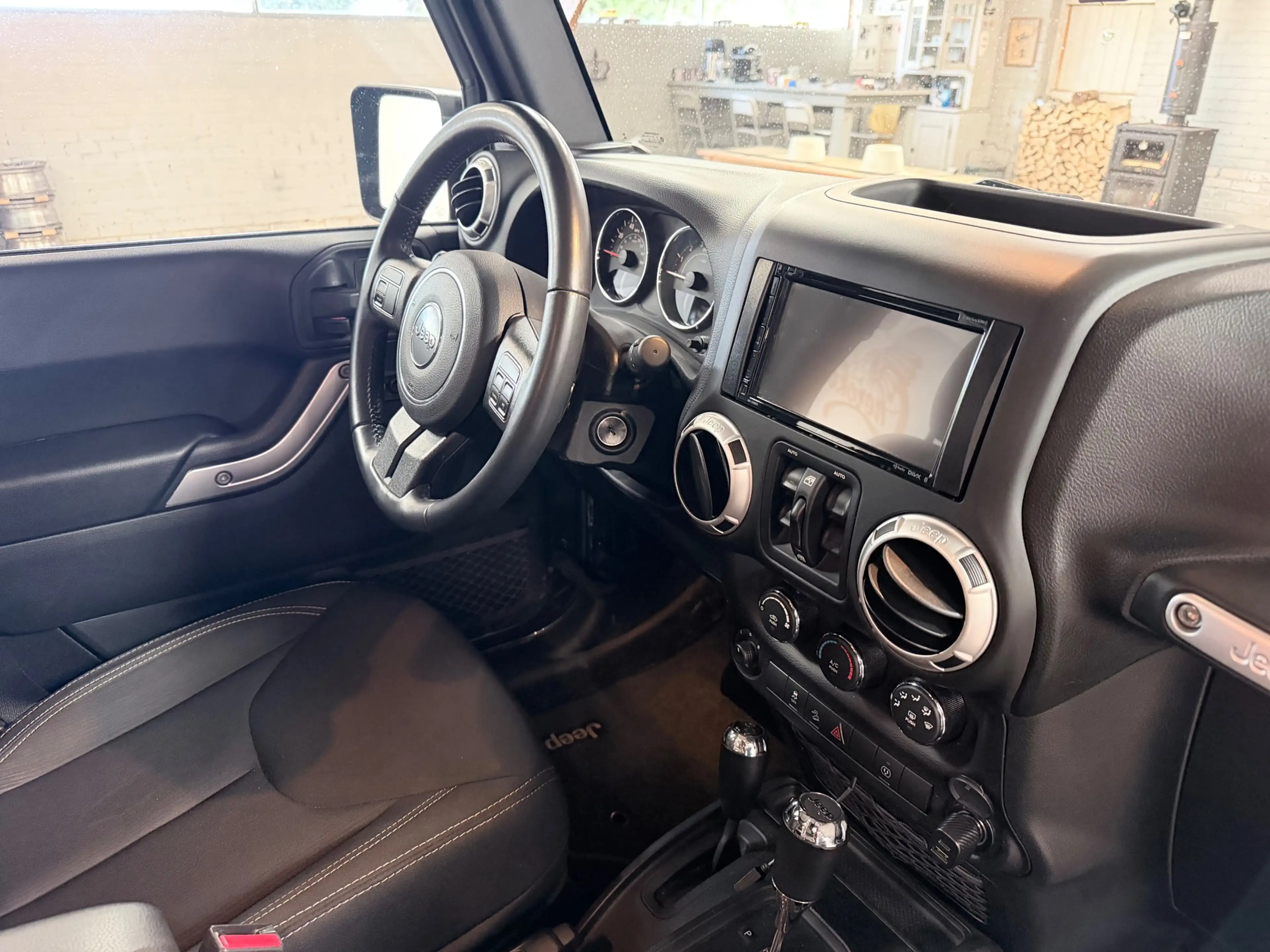 Jeep Wrangler JK - Unlimited 3.6 Sahara — photo 17