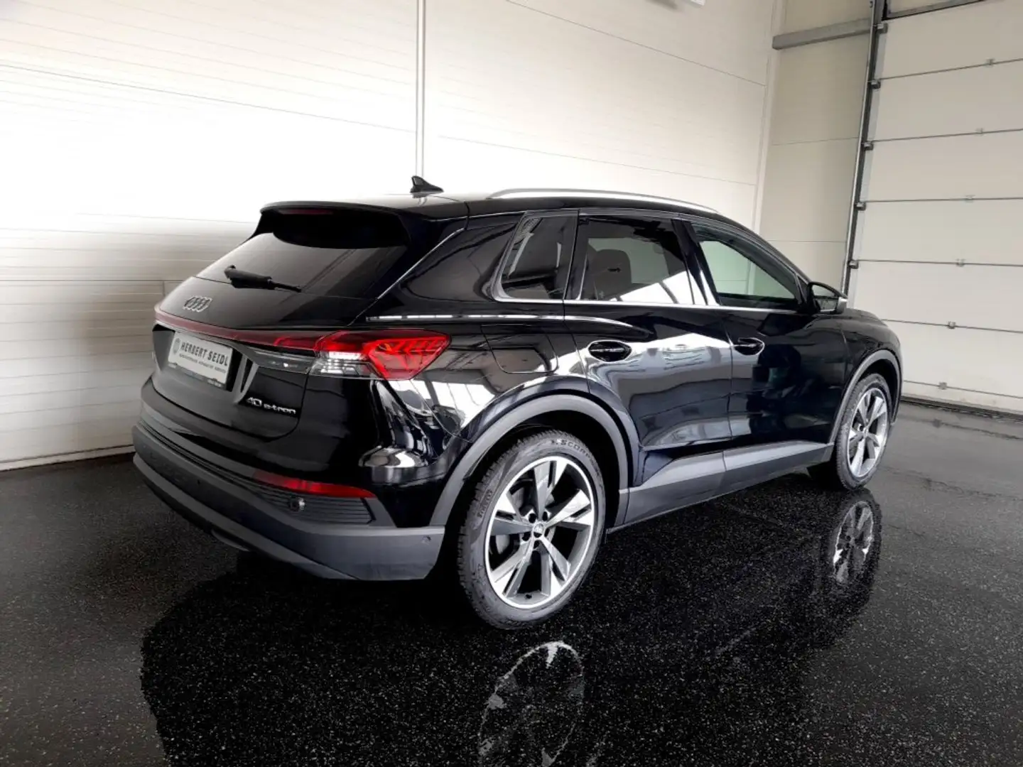 Audi Q4 e-tron 40 82kWh Aut. *20 ZOLL / VOLL LED & FLA / NAVI / AHV / 3-ZONEN-KLIMA / E-KLAPPE* Schwarz - 2