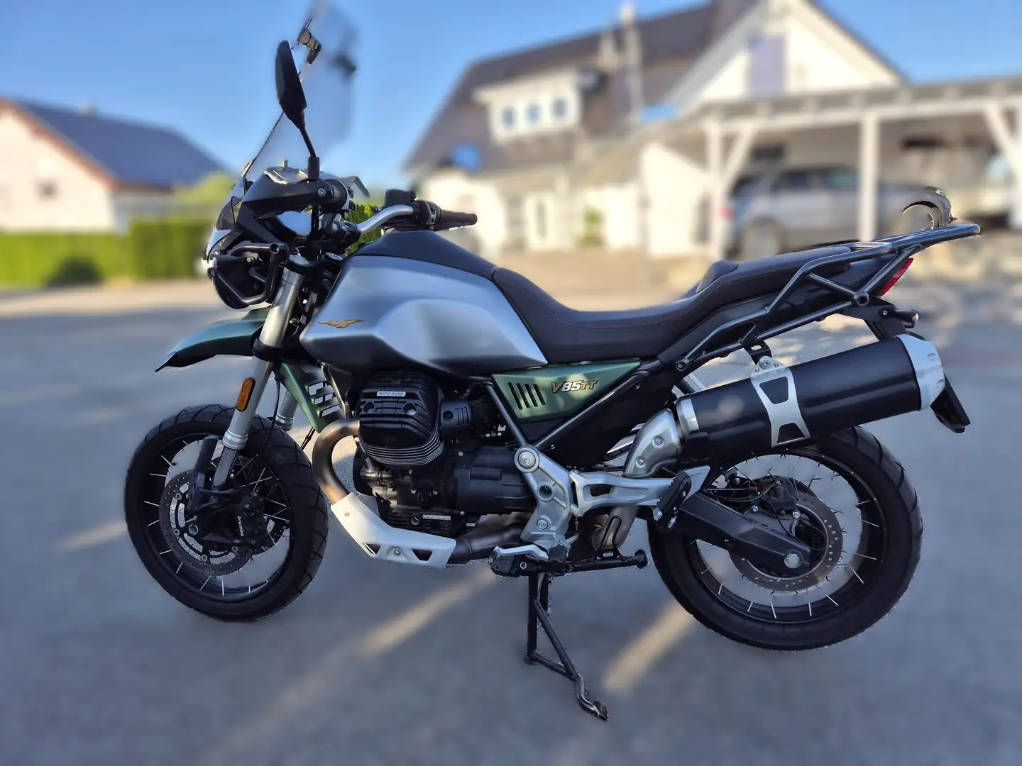 Moto Guzzi V 85 TT Centenario / Heizgriff, Hauptstäner, Navi-MIA Argento - 2