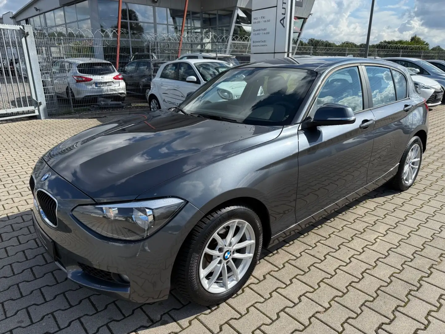 BMW 118 Baureihe 1 Lim. 5-trg. 118 i Grau - 2