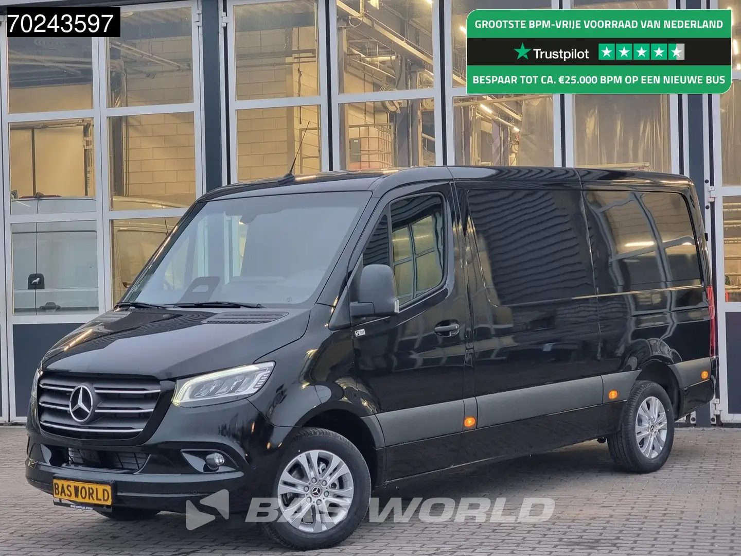 Mercedes-Benz Sprinter 319 CDI Automaat L2H1 2025model ACC LED Navi Camer Zwart - 1