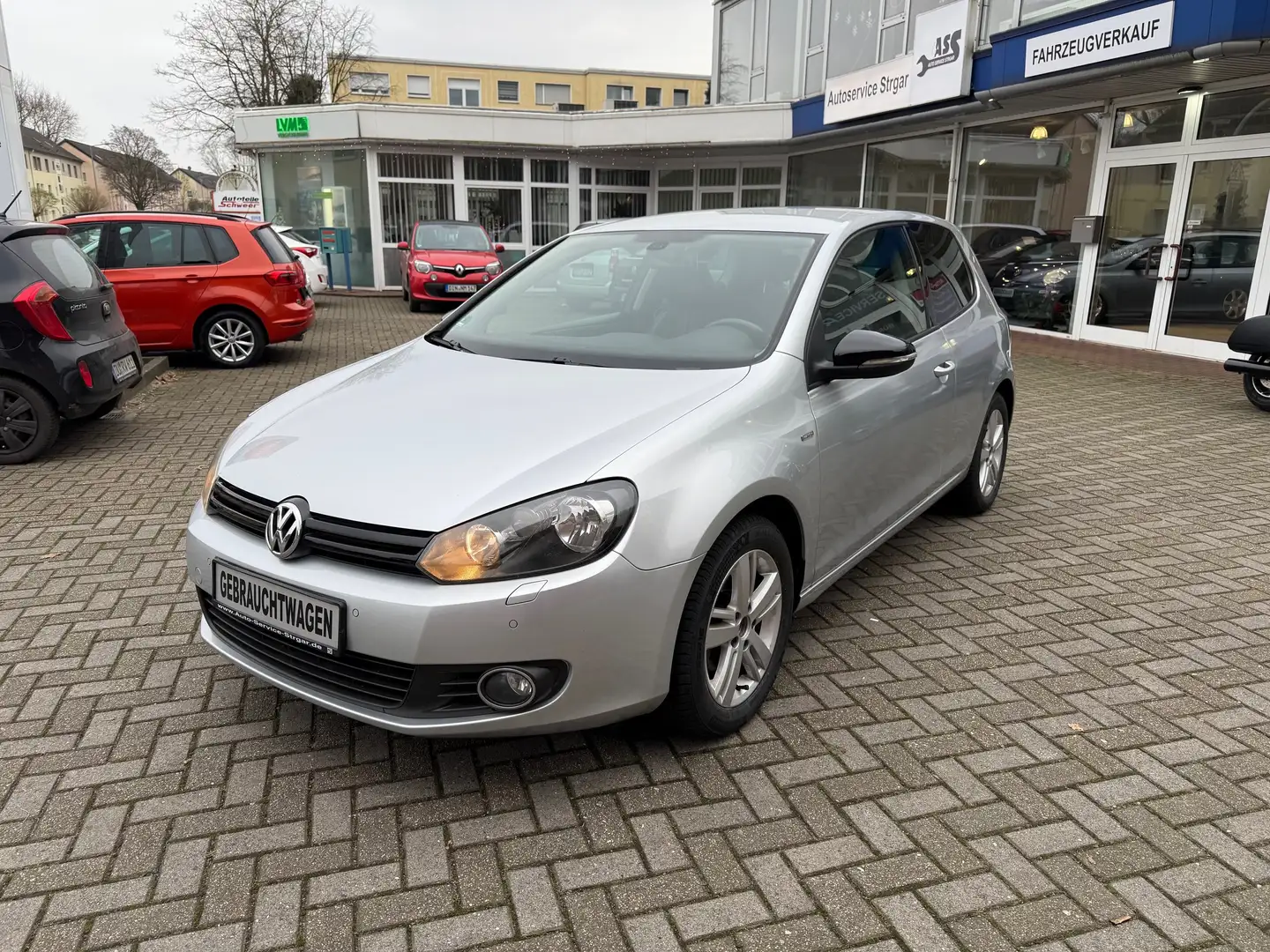 Volkswagen Golf Match Gris - 1