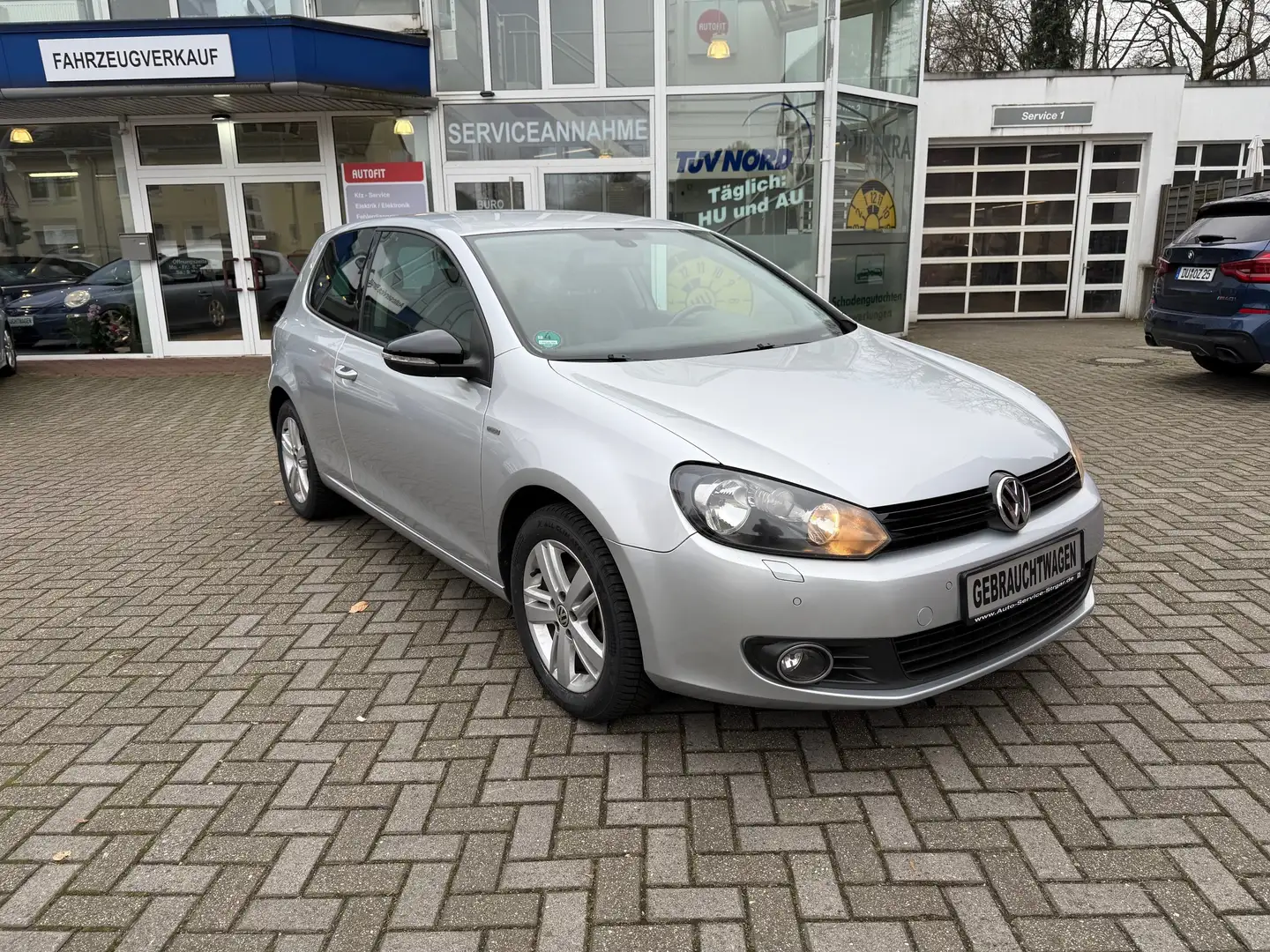 Volkswagen Golf Match Gris - 2