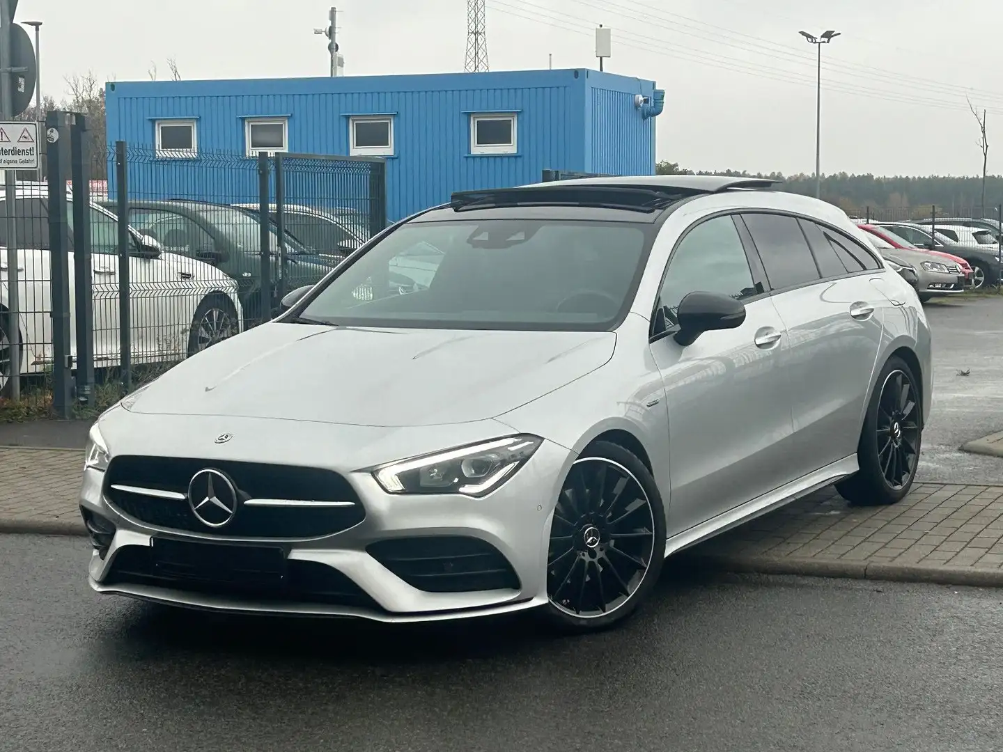 Mercedes-Benz CLA 220 Edition 1 AMG Pano LED MBUX 19 Zoll Silber - 2