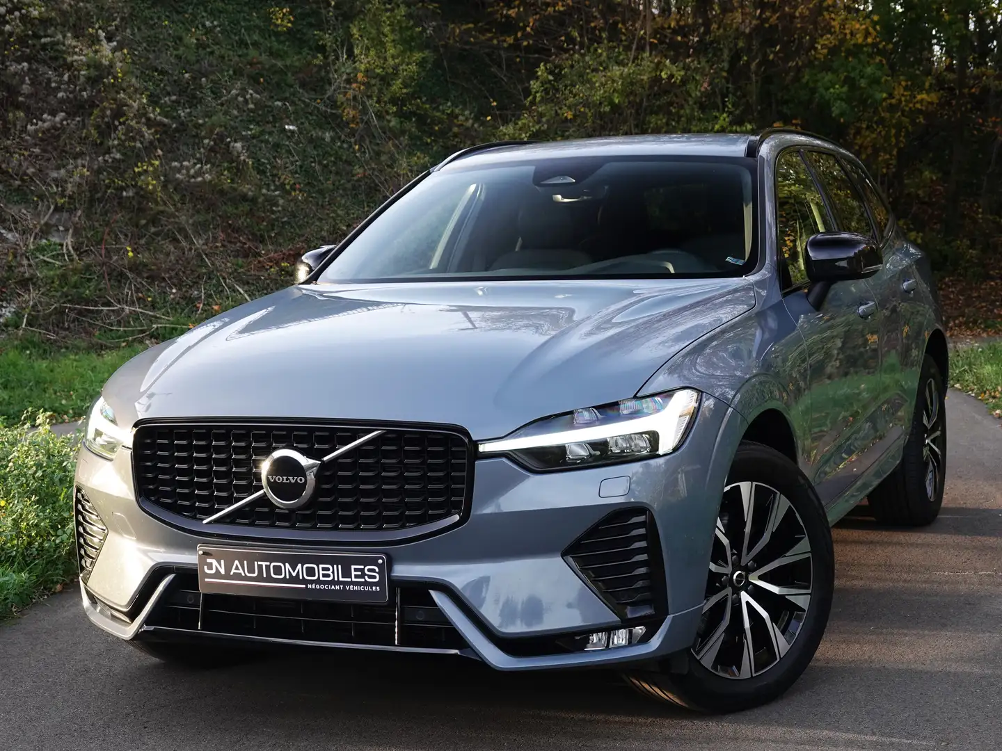 Volvo XC60 XC60 2.0 B4 MHEV FULL DARK PLUS !! Gris - 2