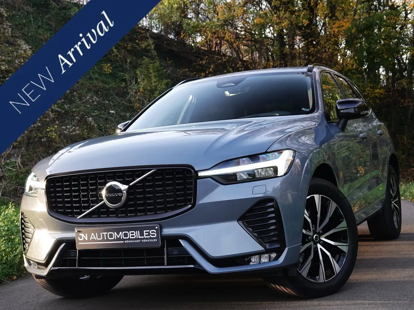 Volvo XC60 XC60 2.0 B4 MHEV FULL DARK PLUS !! Gris - 1