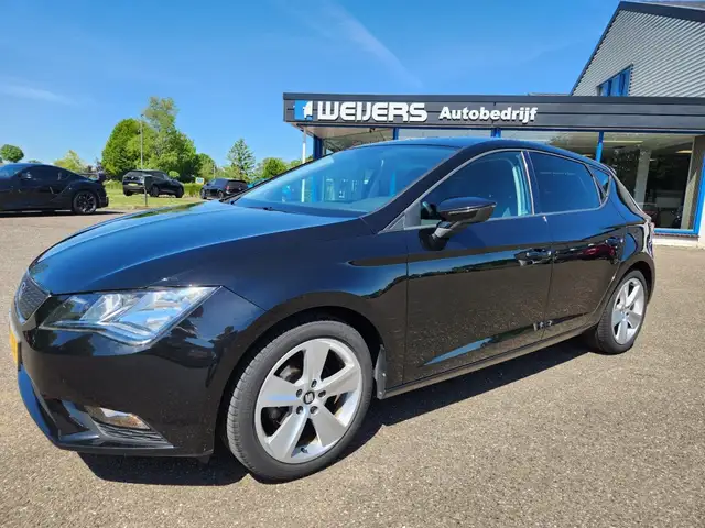 SEAT Leon 1.0 Style Connect, Navigatie, 17 inch, Parkeersens