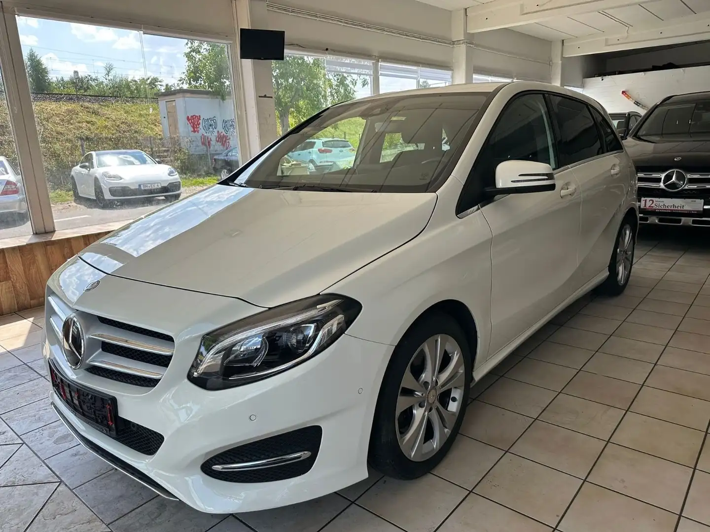 Mercedes-Benz B 250 4Matic  DCT "Urban Leder Camera AHK Blanc - 2