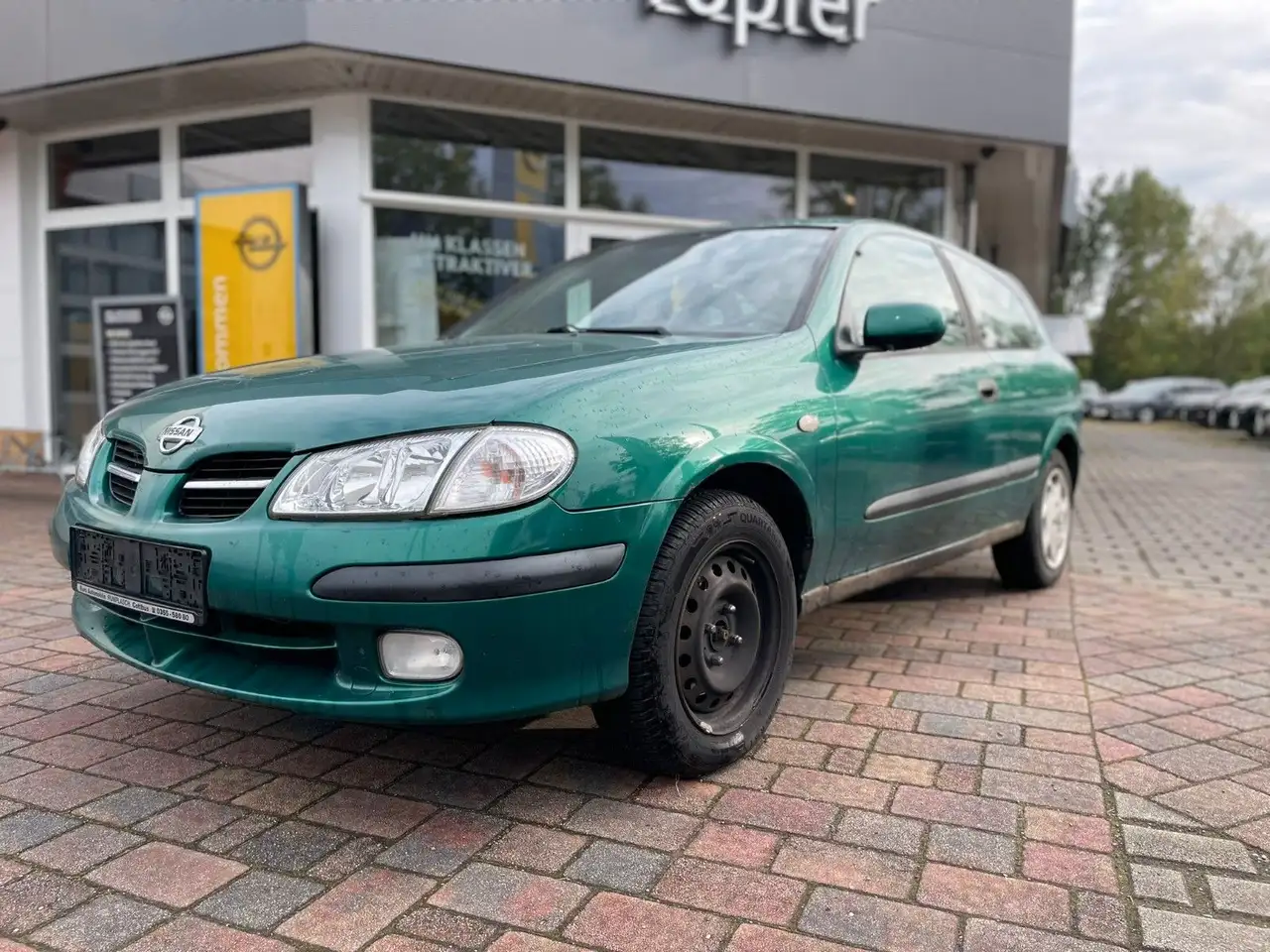 Nissan Almera