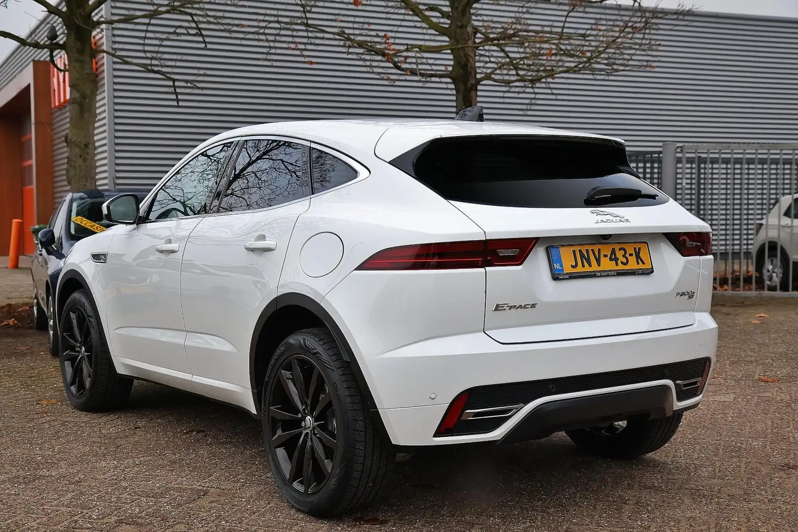 Jaguar E-Pace 1.5 P300e AWD R-Dynamic HSE Trekhaak Adaptieve Cru Wit - 2