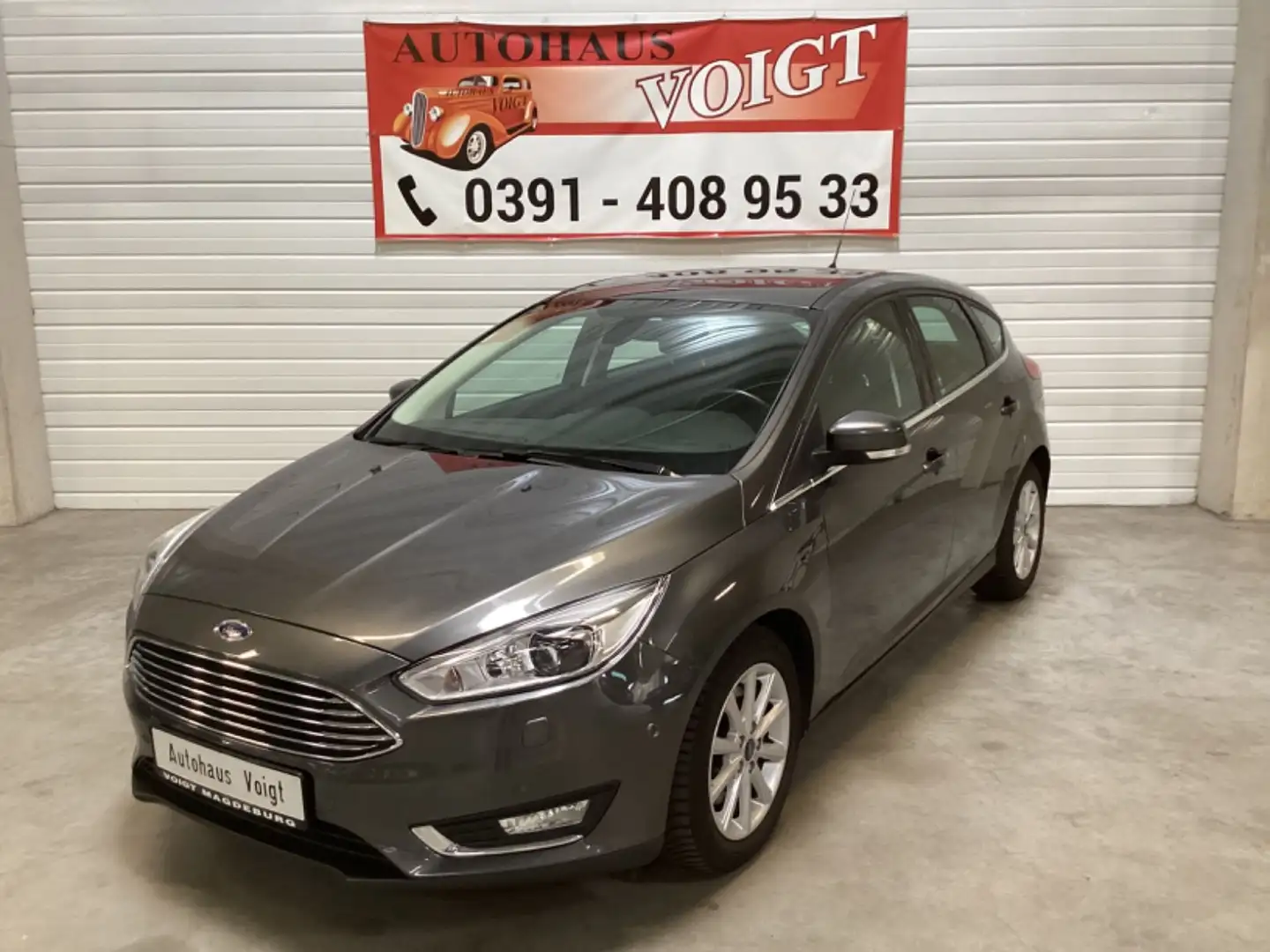 Ford Focus Lim. Titanium beheizb.Frontsch.Navi  Xenon Grau - 1