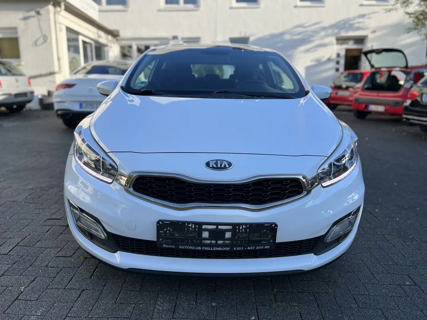 Kia ProCeed / pro_cee'd 1.6 GDI 135 PS - Panorama, Klima, TÜV bis 02/2027 - 2