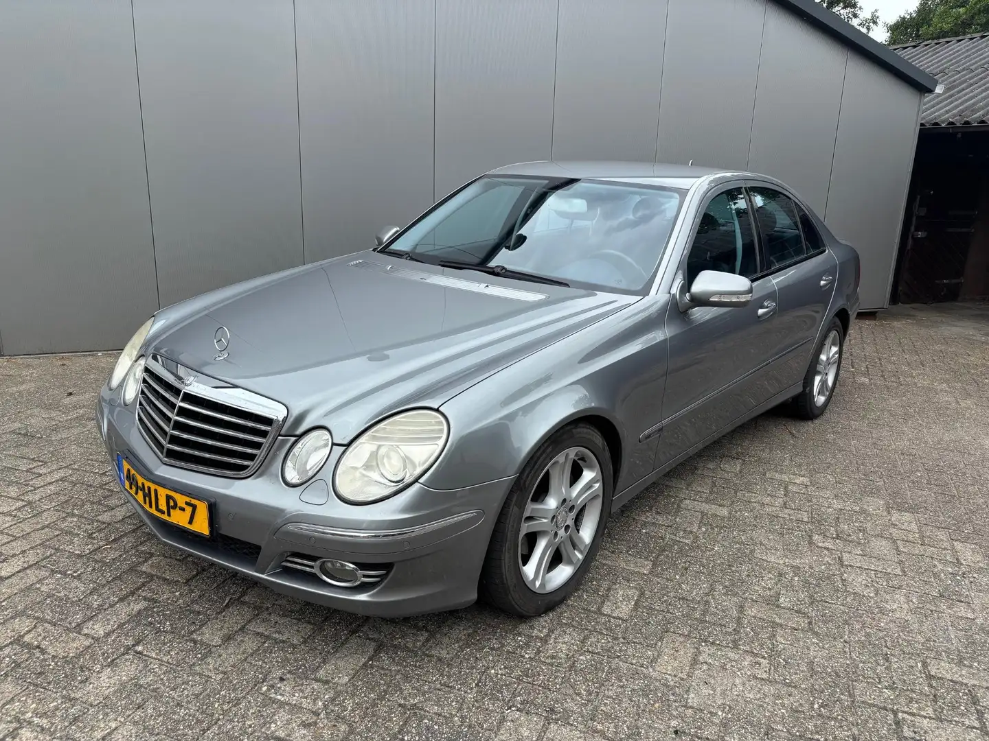 Mercedes-Benz E 220 CDI Avantgarde | Xenon | Navi | Automaat Grijs - 1